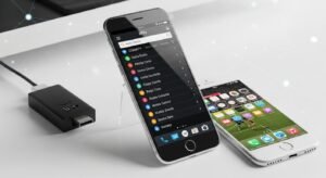 Dispositivos variados como Fire Stick, Android telemóvel e iPhone exibindo apps de canais portugueses iptv.